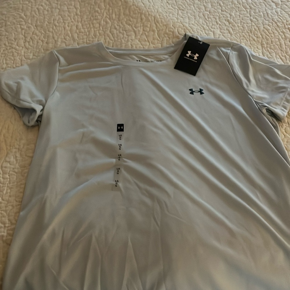 NWT Under armour tee